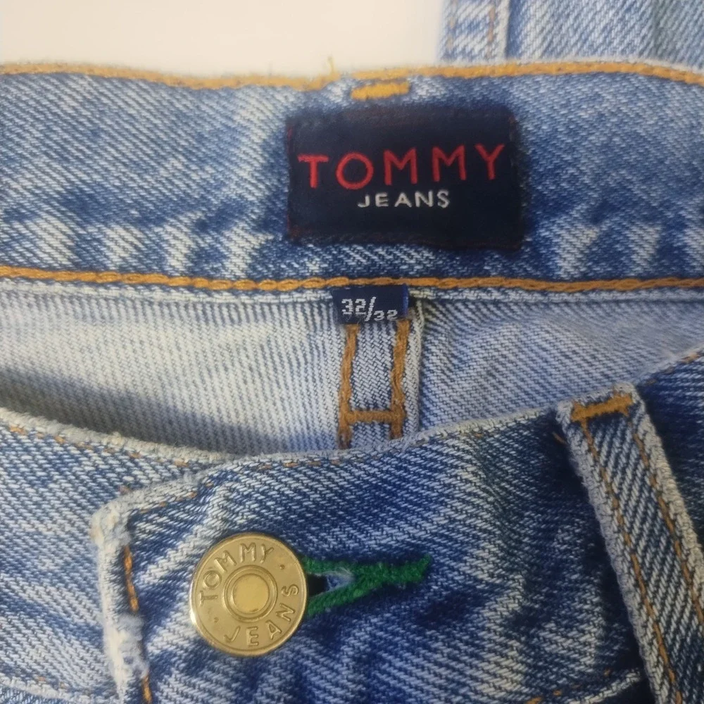 Vintage Tommy Hilfiger Jeans Mens 31x27 Straight Leg Thrashed Flag Logo 2000s